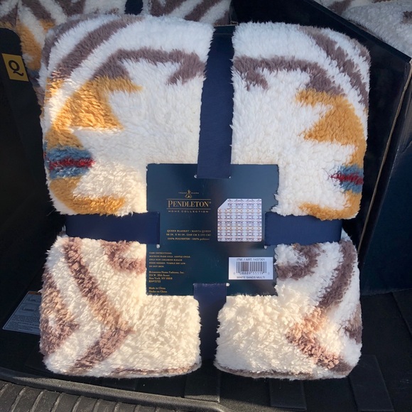 Pendleton Bedding Pendleton Queen Throw Blanket White Sands Sherpa